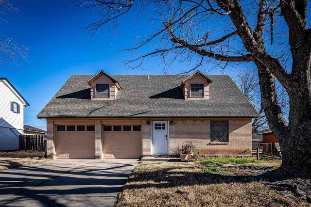 307 NW 63rd St, Lawton, OK 73505