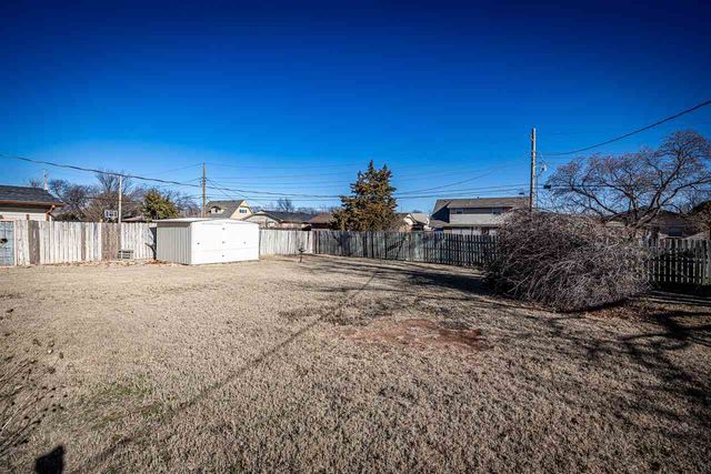 307 NW 63rd St, Lawton, OK 73505