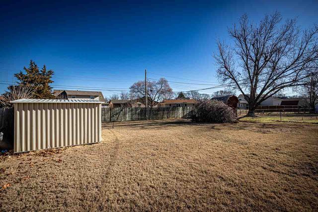 307 NW 63rd St, Lawton, OK 73505