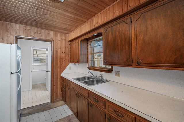 307 NW 63rd St, Lawton, OK 73505