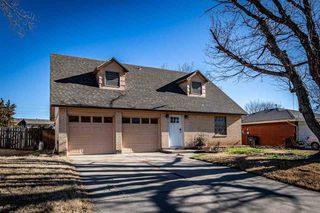307 NW 63rd St, Lawton, OK 73505