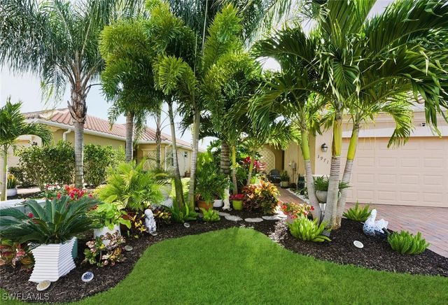 1971 Wellington ST, Naples, FL 34120