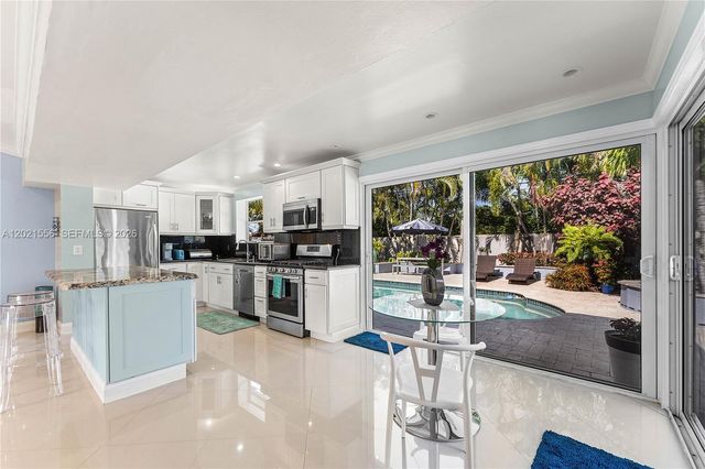4120 NE 20th Ave, Oakland Park, FL 33308