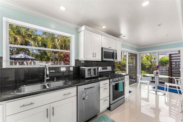 4120 NE 20th Ave, Oakland Park, FL 33308