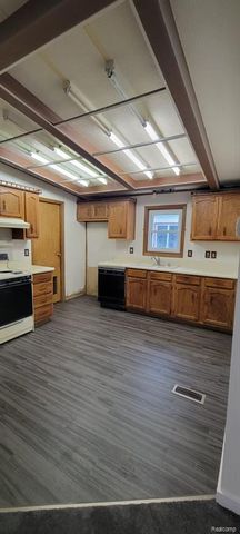 38 Earlmoor Boulevard, Pontiac, MI 48341