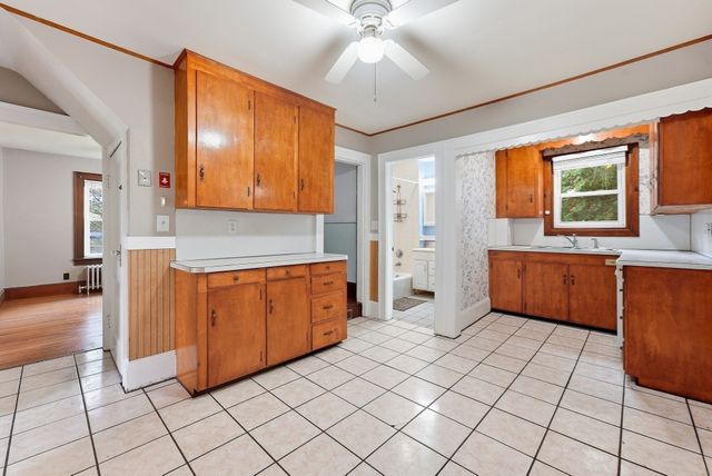 47 Shearer St, Palmer, MA 01069