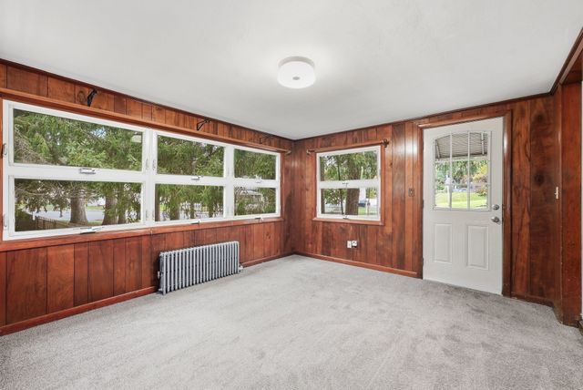 47 Shearer St, Palmer, MA 01069