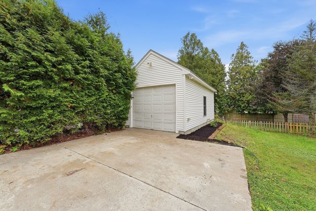 47 Shearer St, Palmer, MA 01069