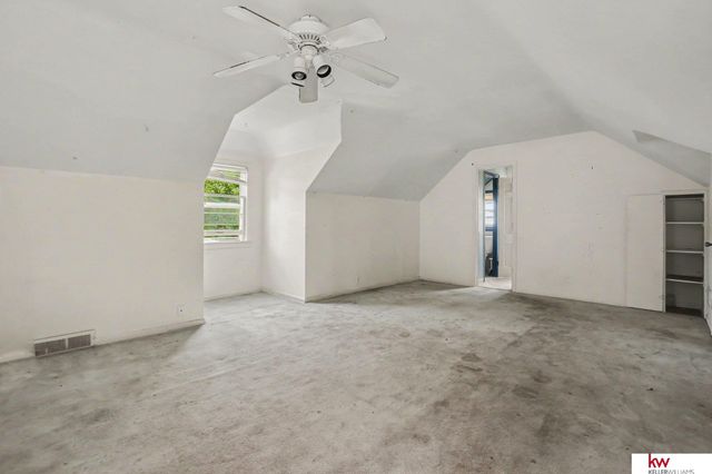 207 S 70 Avenue, Omaha, NE 68132