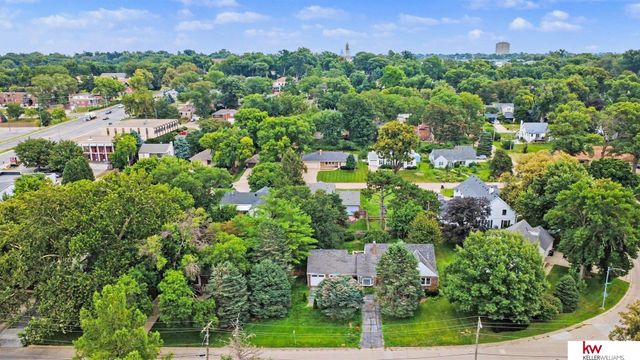 207 S 70 Avenue, Omaha, NE 68132