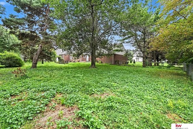 207 S 70 Avenue, Omaha, NE 68132
