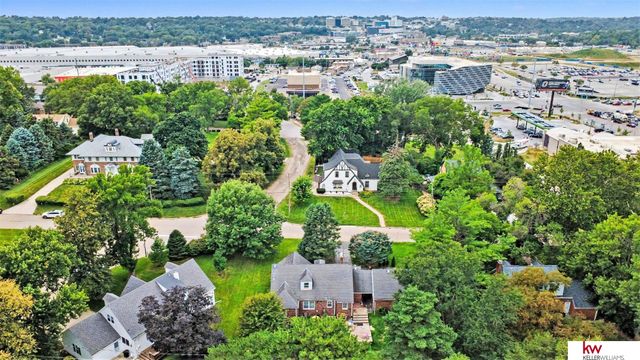 207 S 70 Avenue, Omaha, NE 68132