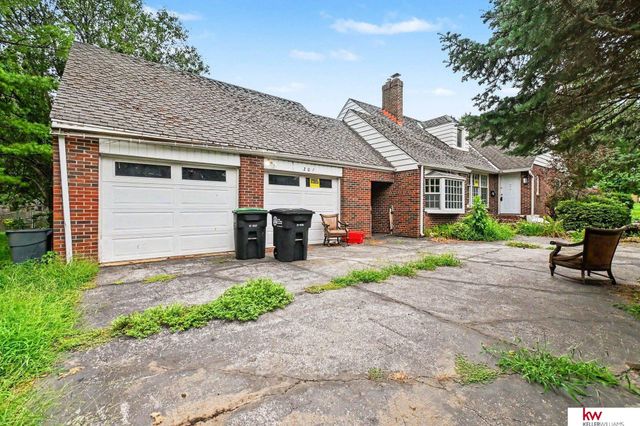 207 S 70 Avenue, Omaha, NE 68132