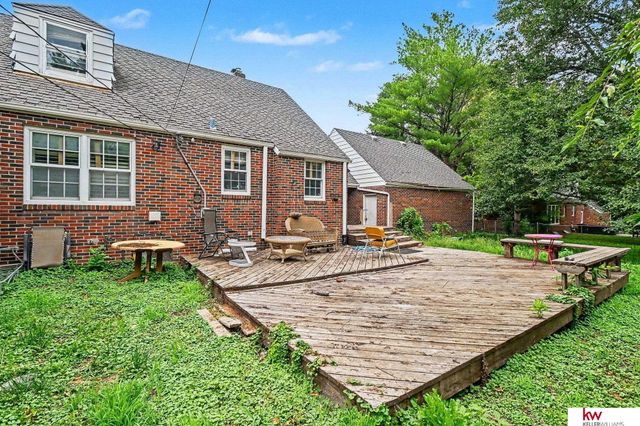 207 S 70 Avenue, Omaha, NE 68132