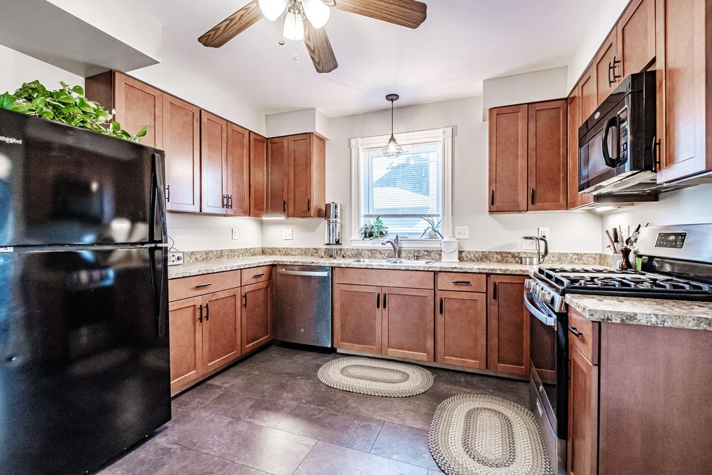 35 Clinton Street, Portland, ME 04103 — photo 3