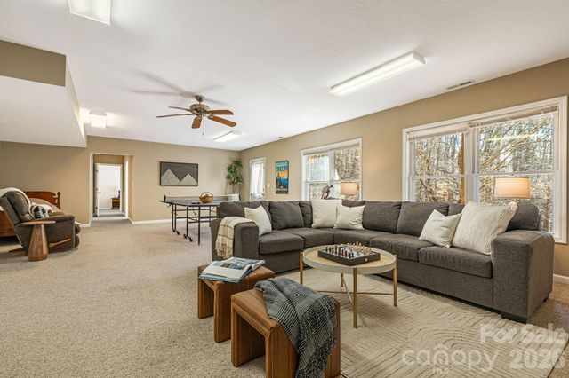 269 Woodstock Drive, Burnsville, NC 28714