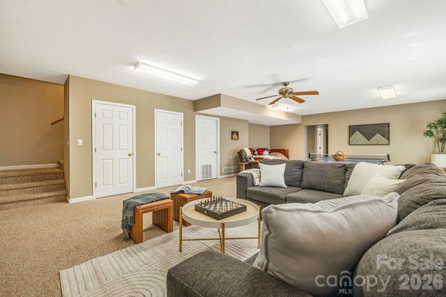 269 Woodstock Drive, Burnsville, NC 28714