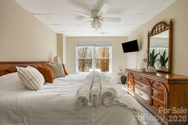 269 Woodstock Drive, Burnsville, NC 28714