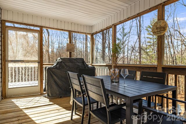 269 Woodstock Drive, Burnsville, NC 28714