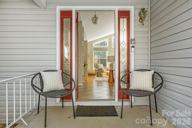 269 Woodstock Drive, Burnsville, NC 28714