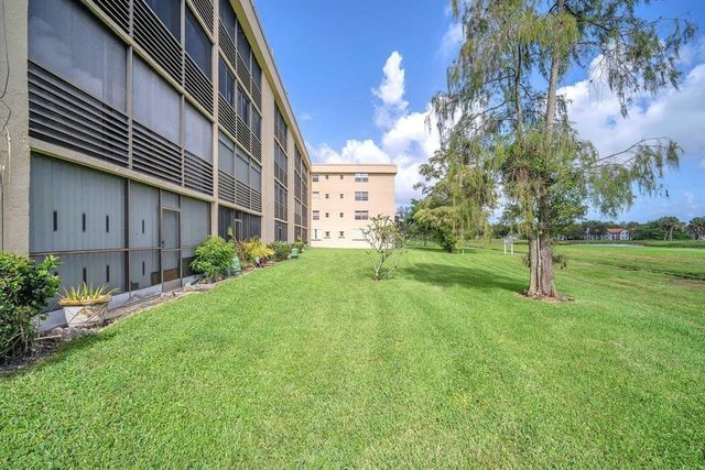 3231 Holiday Springs Boulevard 105, Margate, FL 33063