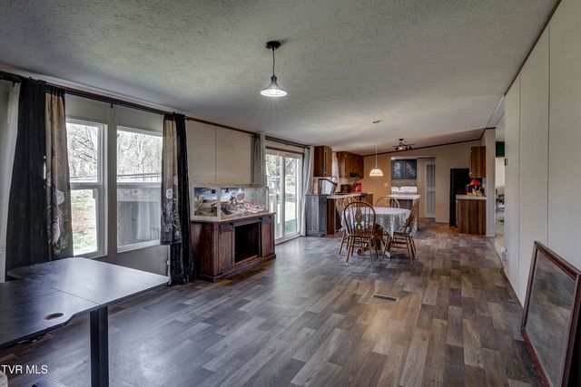 35 Windsor Street, Mosheim, TN 37818