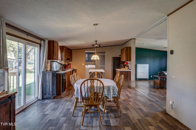 35 Windsor Street, Mosheim, TN 37818