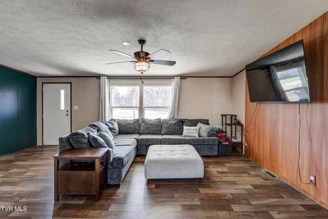 35 Windsor Street, Mosheim, TN 37818