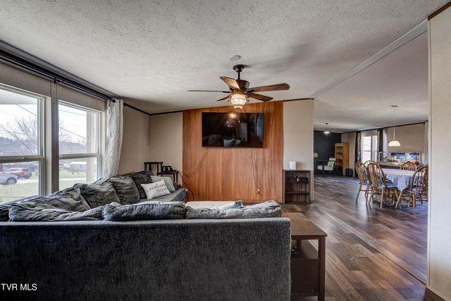 35 Windsor Street, Mosheim, TN 37818