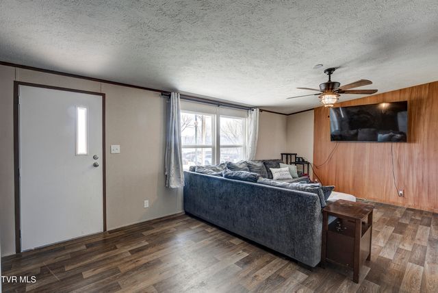 35 Windsor Street, Mosheim, TN 37818