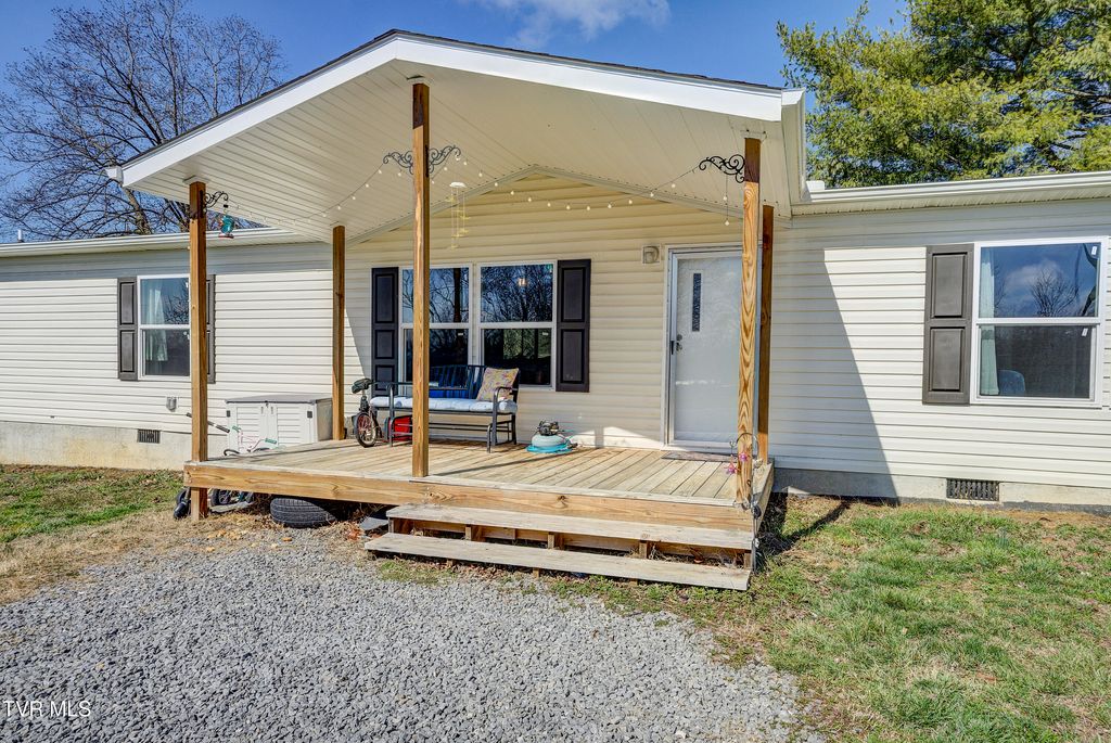 35 Windsor Street, Mosheim, TN 37818