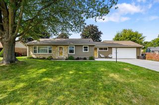 3183 N 106th STREET, Wauwatosa, WI 53222