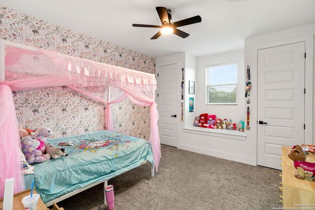 187 STONE LOOP, Castroville, TX 78009