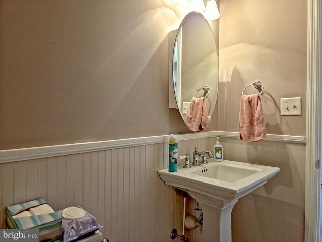 409 WESTBURY, Wyomissing, PA 19610