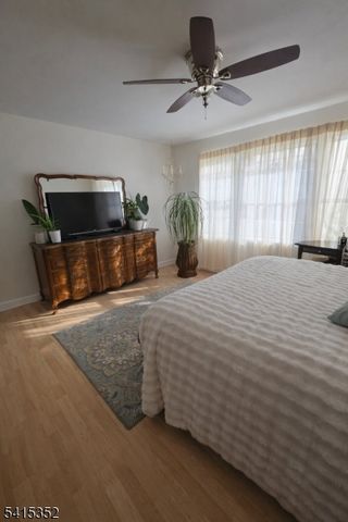 93 Perez Dr, Newark City, NJ 07103