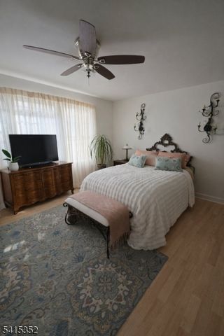 93 Perez Dr, Newark City, NJ 07103