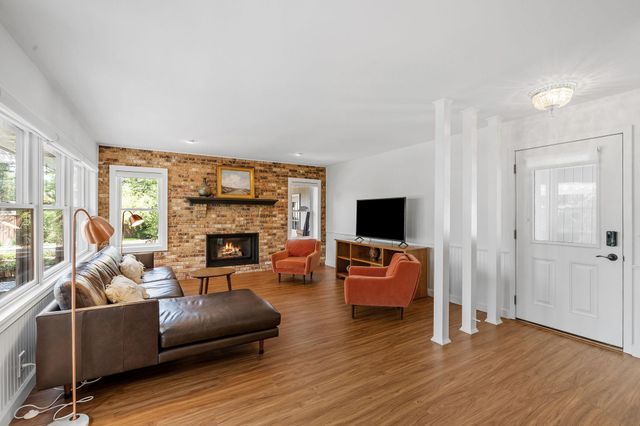 9424 Chicago Avenue S, Bloomington, MN 55420