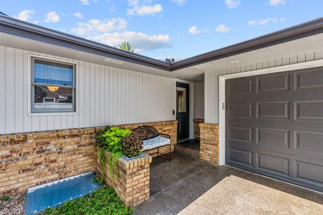 9424 Chicago Avenue S, Bloomington, MN 55420
