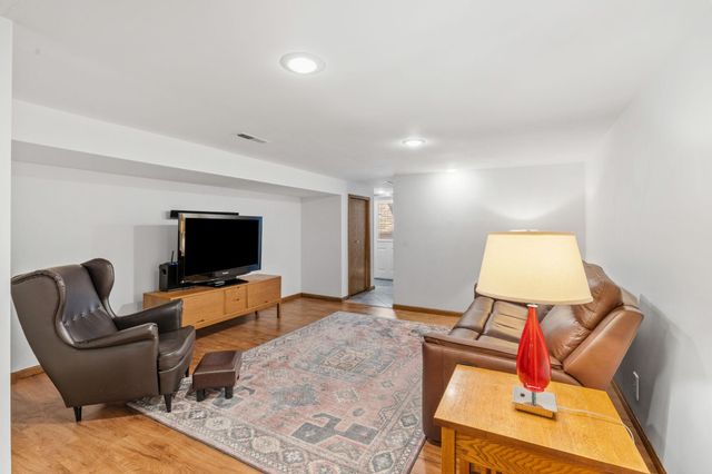 9424 Chicago Avenue S, Bloomington, MN 55420