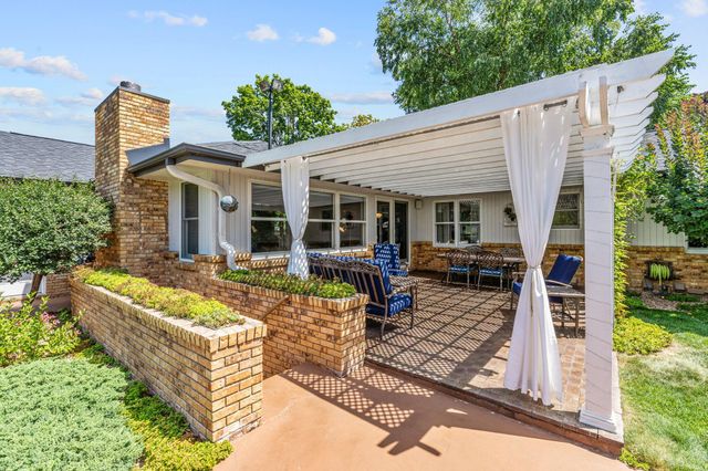 9424 Chicago Avenue S, Bloomington, MN 55420