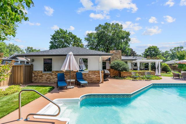 9424 Chicago Avenue S, Bloomington, MN 55420