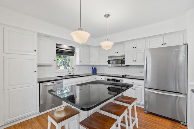 9424 Chicago Avenue S, Bloomington, MN 55420