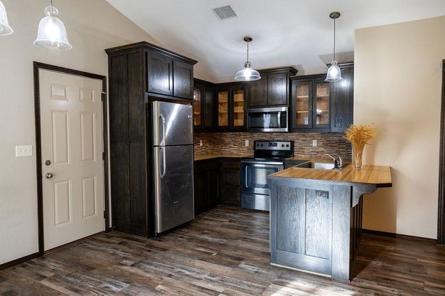 606 N Emporia, El Dorado, KS 67042