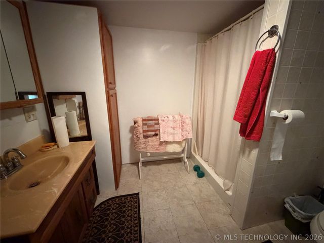 425671 E 1168 Road, Eufaula, OK 74432