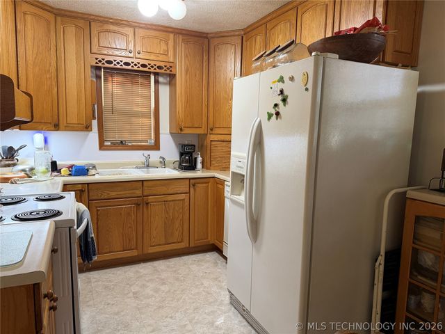 425671 E 1168 Road, Eufaula, OK 74432