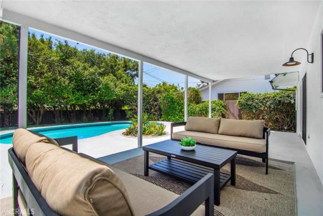 5655 Ramara Avenue, Woodland Hills, CA 91367
