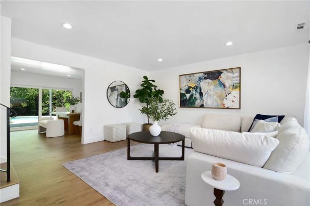 5655 Ramara Avenue, Woodland Hills, CA 91367