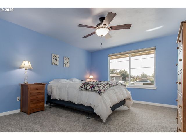 2279 Clear Vue Ln, Springfield, OR 97477