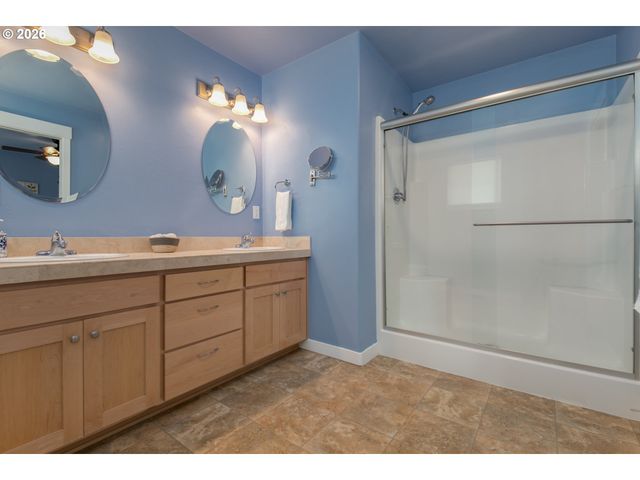 2279 Clear Vue Ln, Springfield, OR 97477