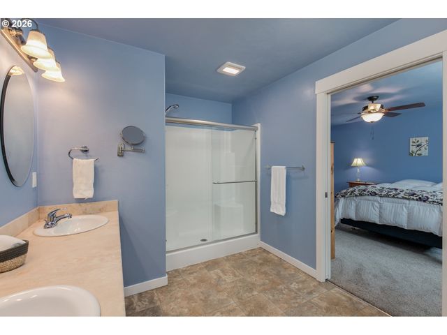 2279 Clear Vue Ln, Springfield, OR 97477